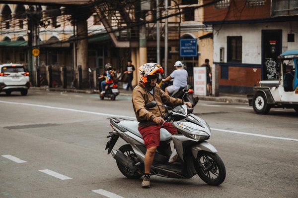 Formez-vous à la conduite tout terrain : maîtrisez les défis!