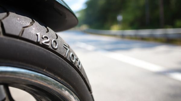 Top 5 critères pour sélectionner un pneu moto 120 70 R15